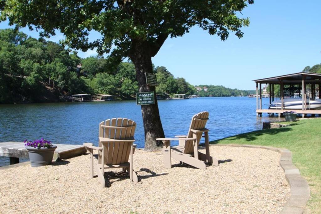 #05 - Lakefront Two Bedroom Cottage- Pet Friendly Hot Springs Exteriér fotografie
