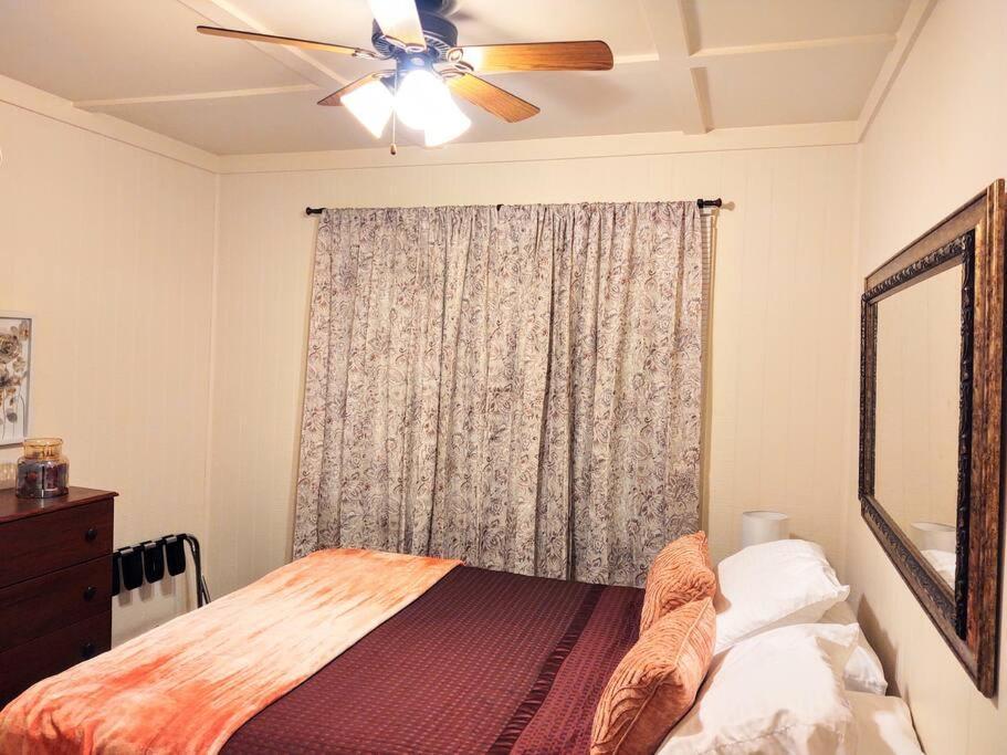 #05 - Lakefront Two Bedroom Cottage- Pet Friendly Hot Springs Exteriér fotografie